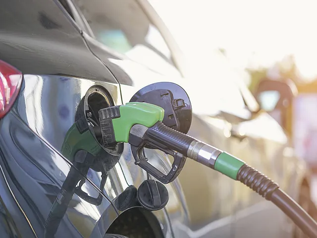 Coche en una gasolinera